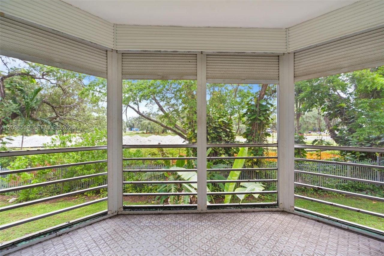 1201 NE 191st St , Unit G219, Miami, FL 33179 Photo