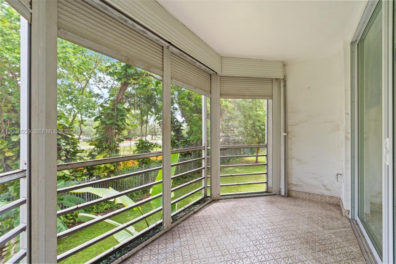 1201 NE 191st St , Unit G219, Miami, FL 33179 Photo