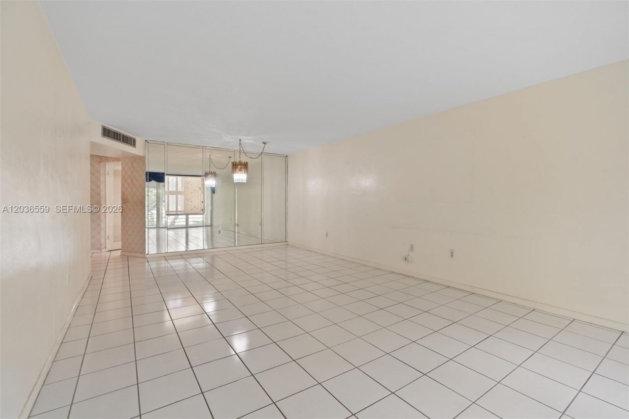 1201 NE 191st St , Unit G219, Miami, FL 33179 Photo