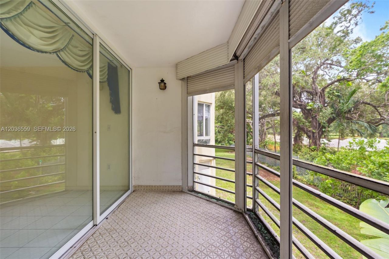 1201 NE 191st St , Unit G219, Miami, FL 33179 Photo