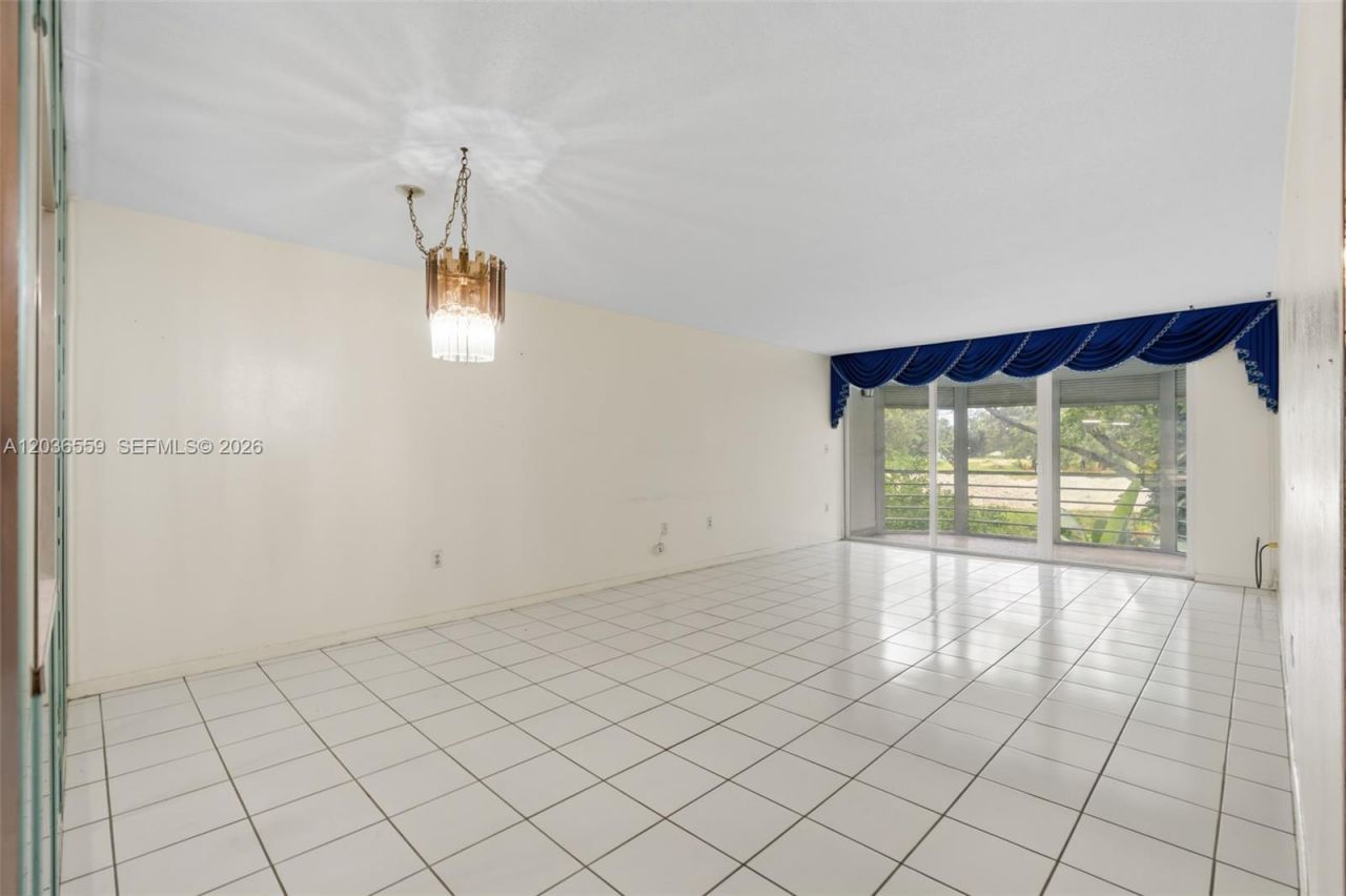 1201 NE 191st St , Unit G219, Miami, FL 33179 Photo