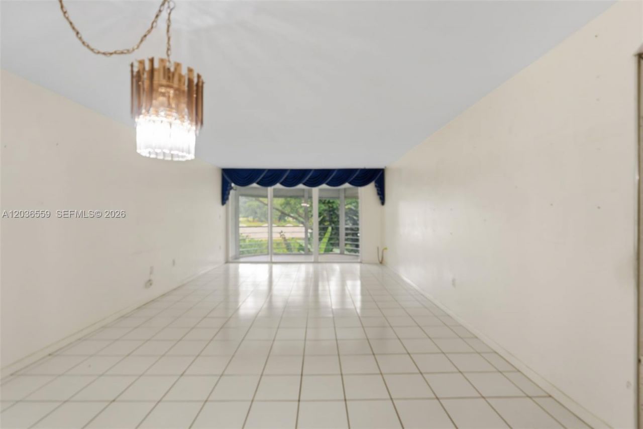 1201 NE 191st St , Unit G219, Miami, FL 33179 Photo