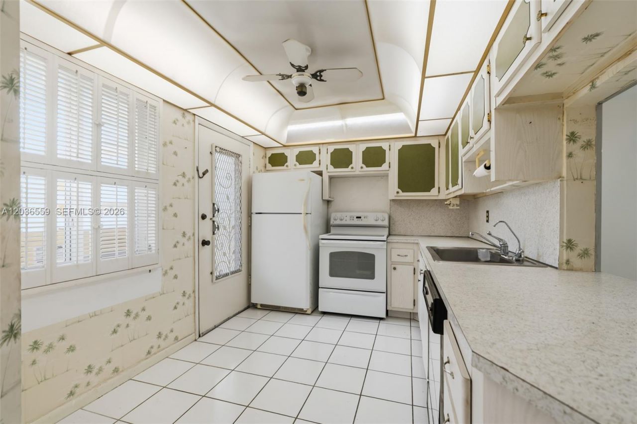 1201 NE 191st St , Unit G219, Miami, FL 33179 Photo