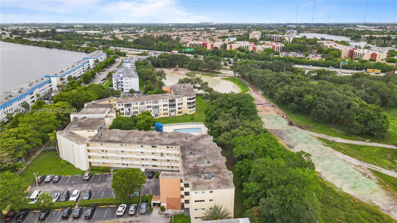 1201 NE 191st St , Unit G219, Miami, FL 33179 Photo
