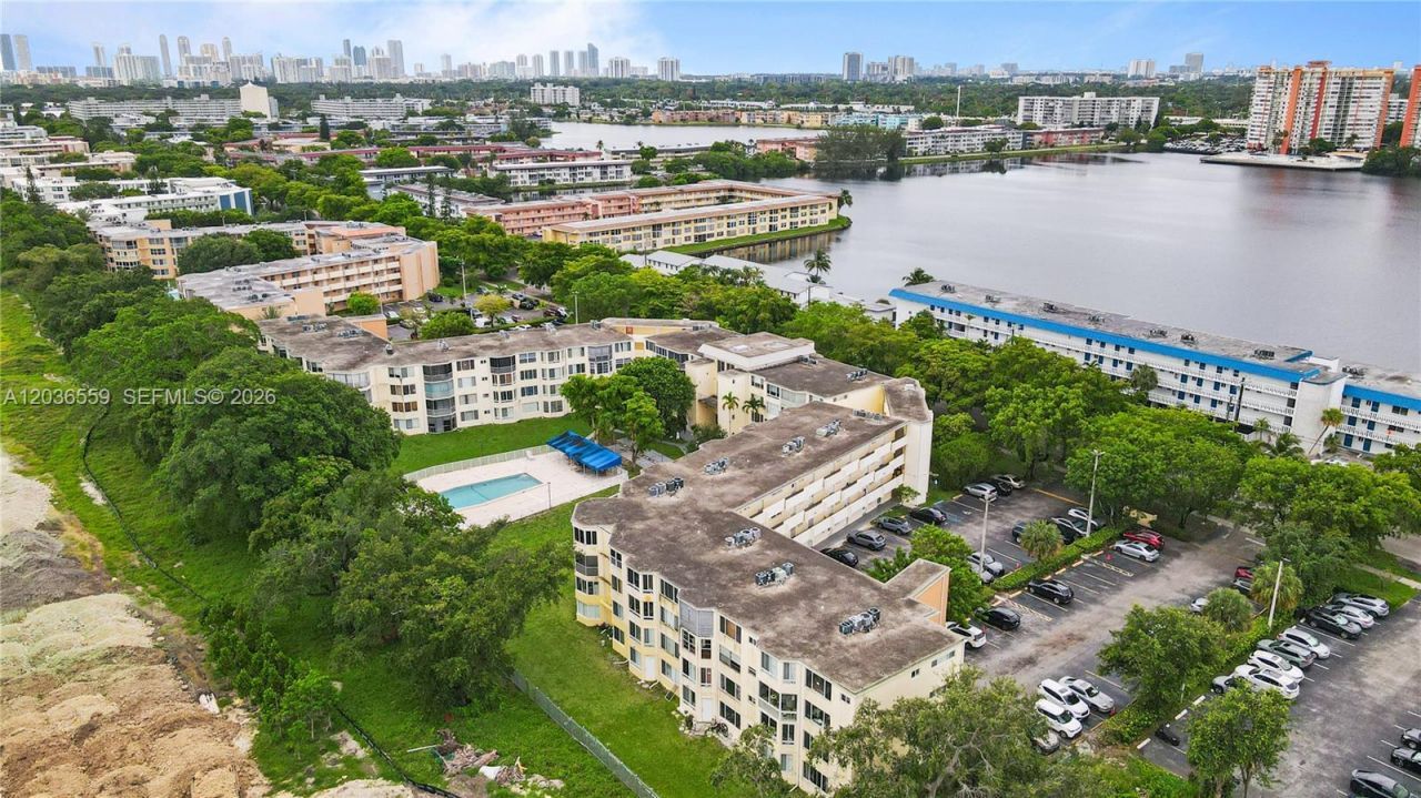 1201 NE 191st St , Unit G219, Miami, FL 33179 Photo