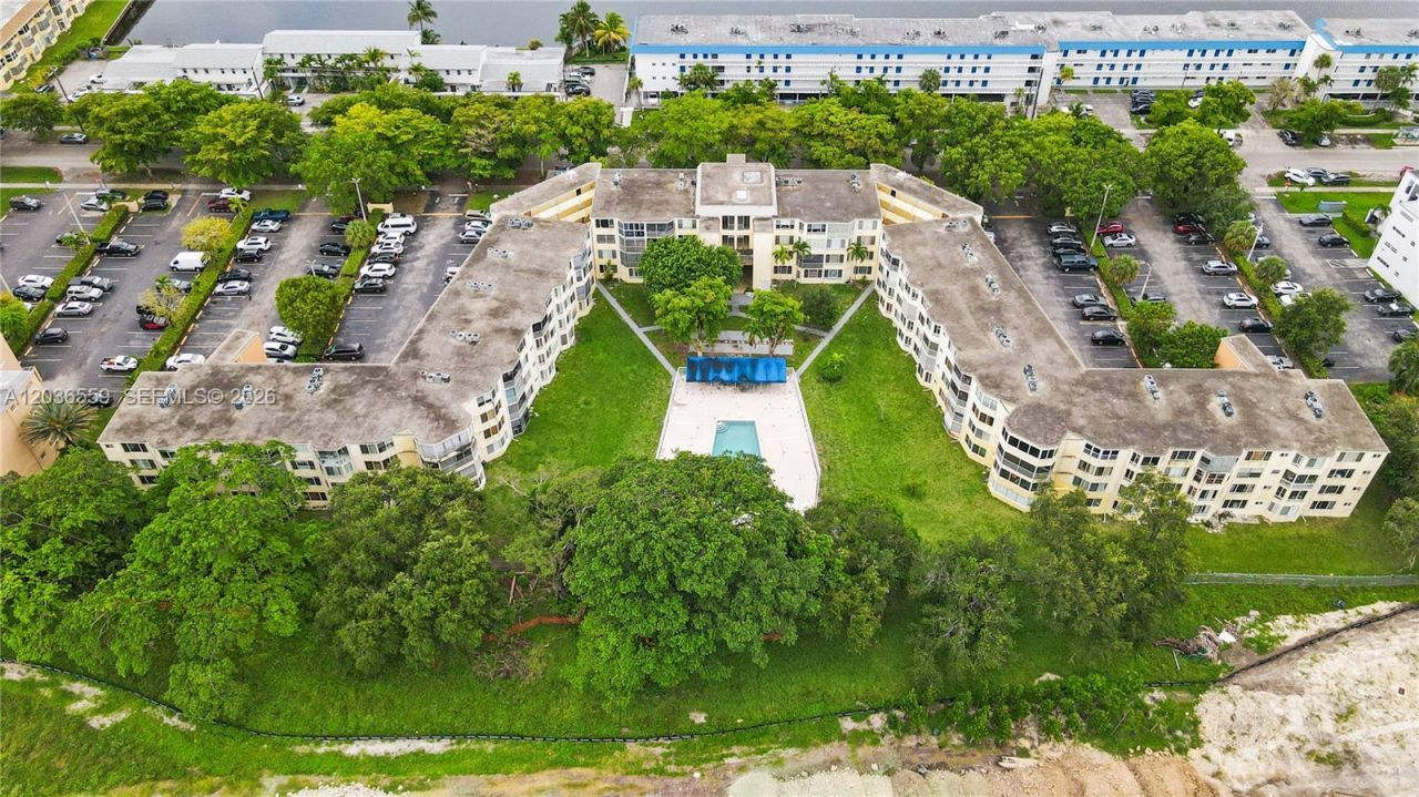 1201 NE 191st St , Unit G219, Miami, FL 33179 Photo