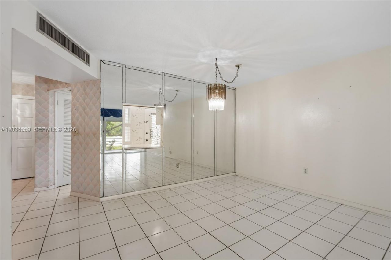 1201 NE 191st St , Unit G219, Miami, FL 33179 Photo