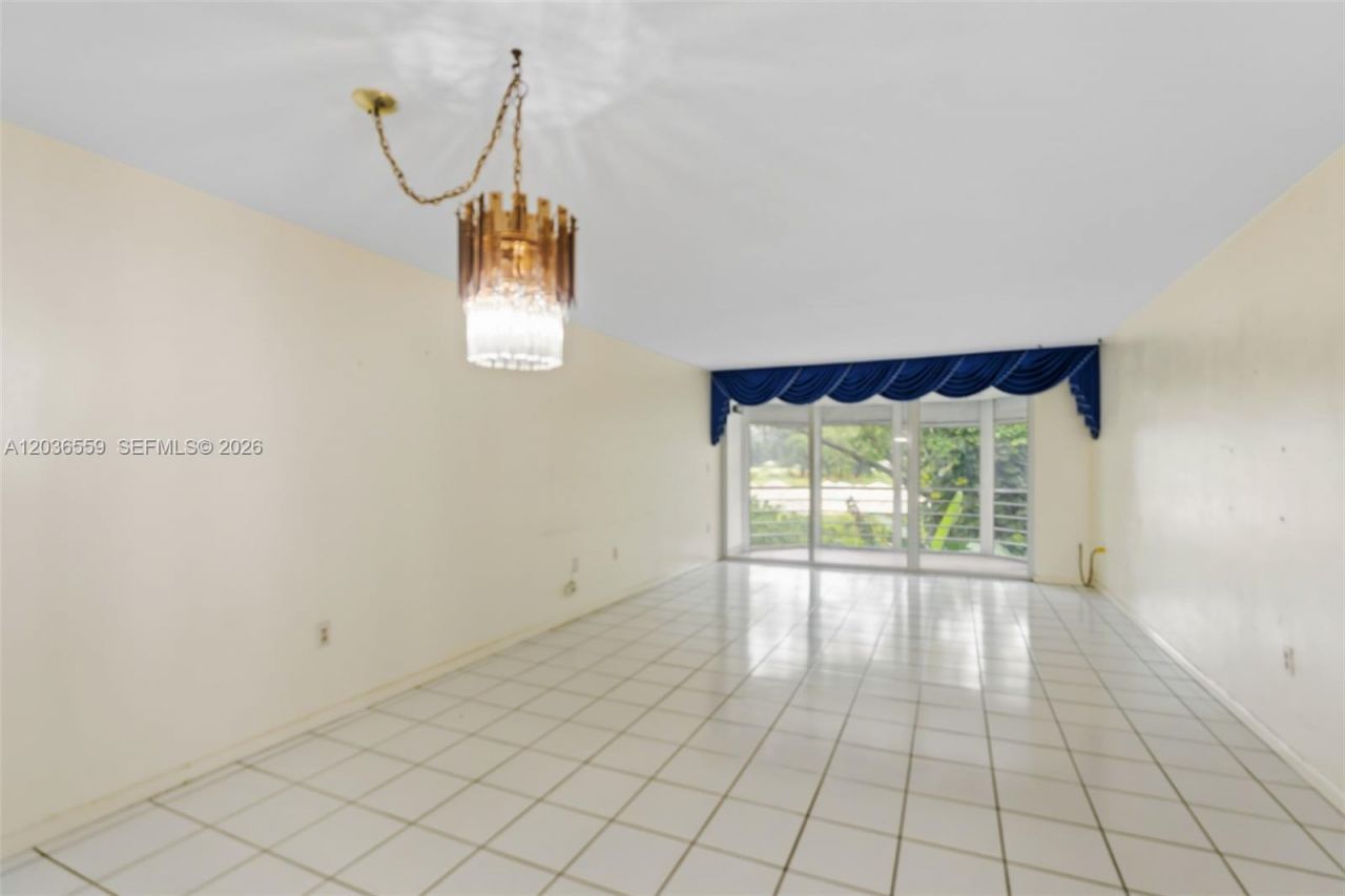 1201 NE 191st St , Unit G219, Miami, FL 33179 Photo