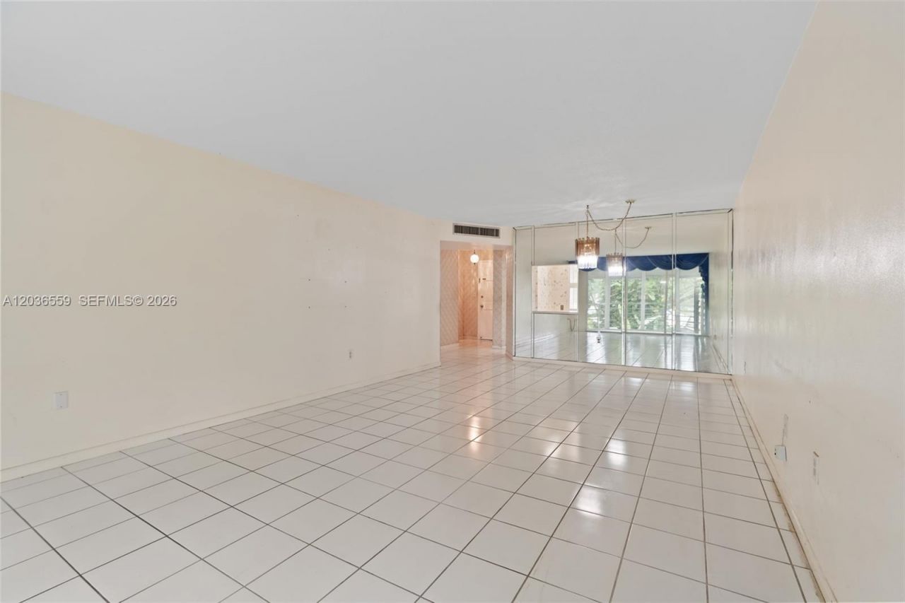 1201 NE 191st St , Unit G219, Miami, FL 33179 Photo
