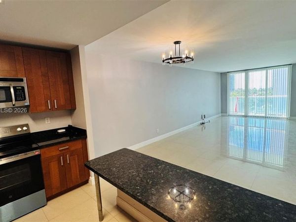 19390 Collins Ave , Unit 624, Sunny Isles Beach, FL 33160