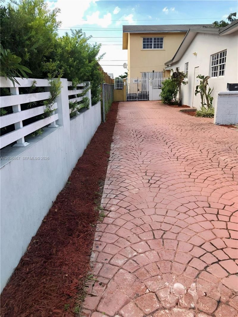 447 E 32nd St, Hialeah, FL 33013 Photo