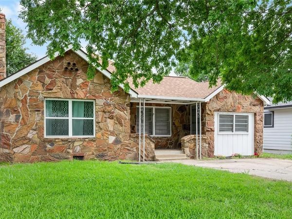 1211 N Harrison Avenue , Sherman, TX 75090