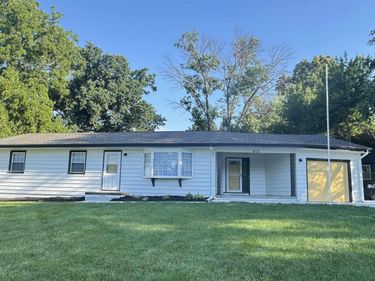 8713 Izard Street, Omaha, NE 68114