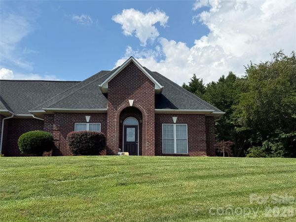 892 Trial Place , Newton, NC 28658