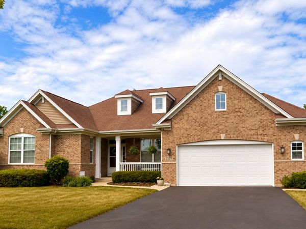 2520 Wall Street , McHenry, IL 60051