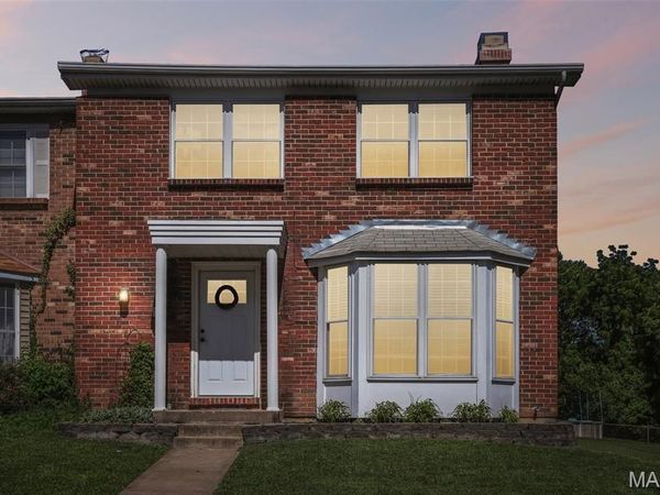 8 Coach Court, St Peters, MO 63376