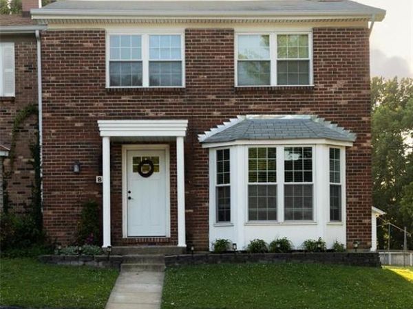 8 Coach Court , St Peters, MO 63376