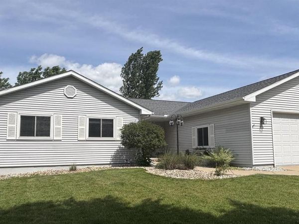 910 Riverview Court, Marshall, WI 53559