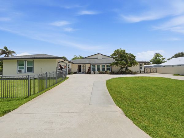 4599 SE Halston Court, Stuart, FL 34997