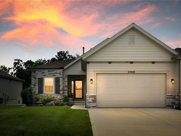 24969 W 94th Place, Lenexa, KS 66227