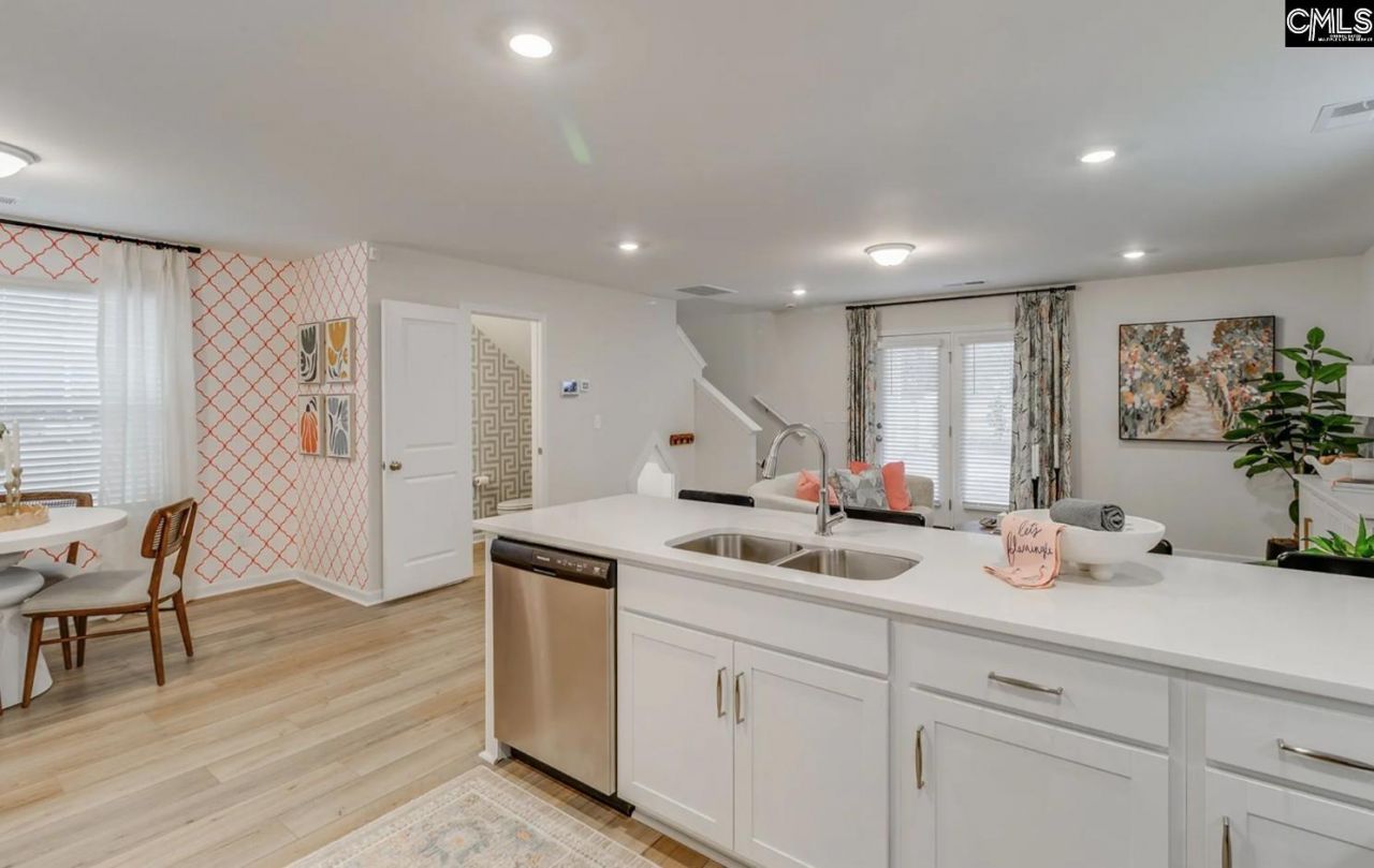 104 Monterey Drive  Photo 4