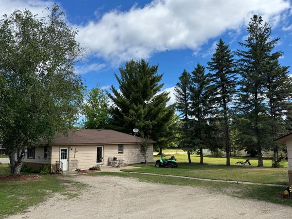 412 1st Street NE, Menahga, MN 56464