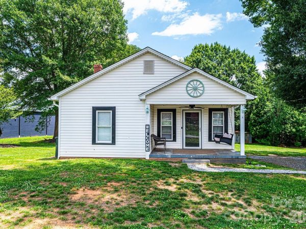 1460 17th Street NE, Hickory, NC 28601