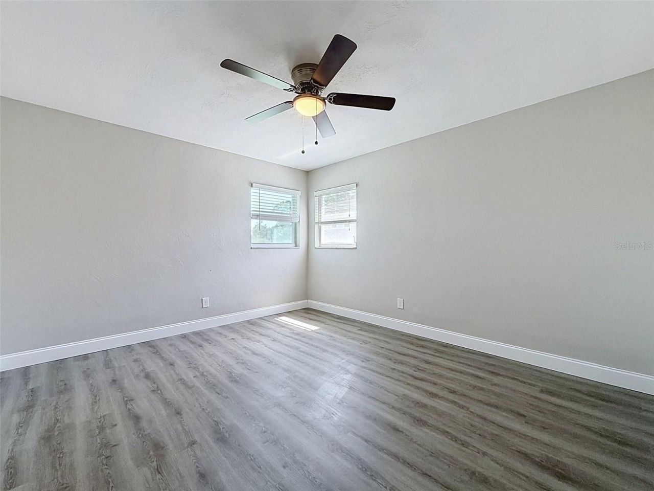 307 87th Avenue Ne, Saint Petersburg, FL 33702 Photo