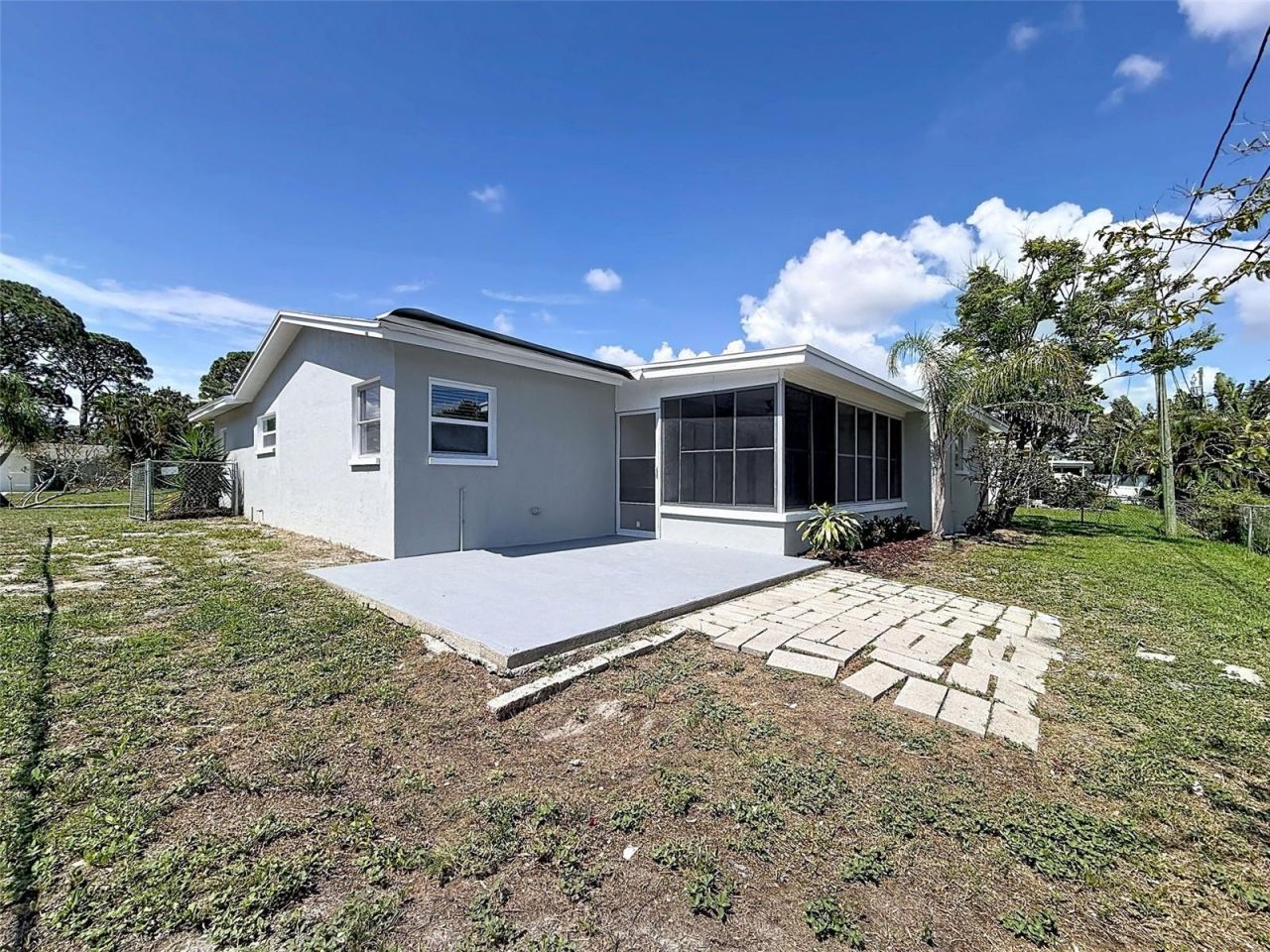 307 87th Avenue Ne, Saint Petersburg, FL 33702 Photo