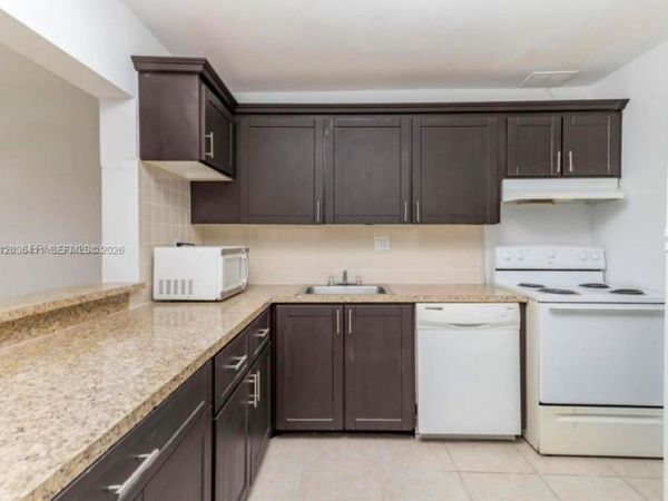 7900 Fairview Dr , Unit 105, Tamarac, FL 33321