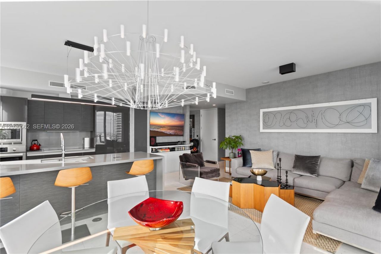 1080 Brickell Ave , Unit 3300, Miami, FL 33131 Photo