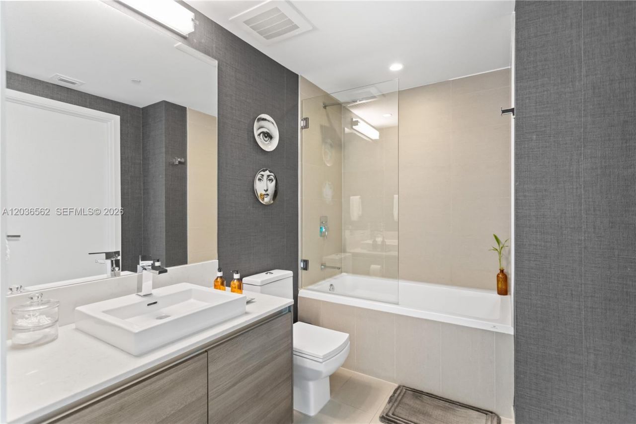 1080 Brickell Ave , Unit 3300, Miami, FL 33131 Photo
