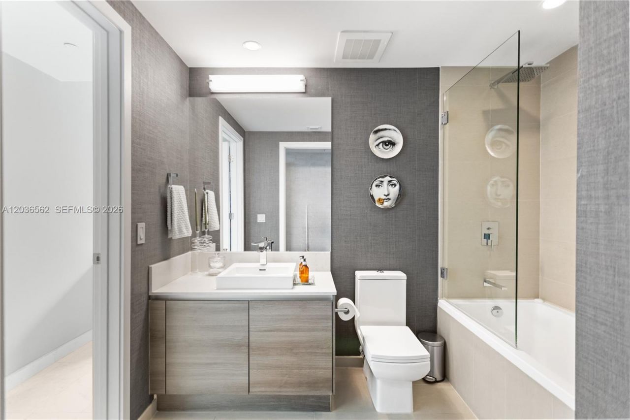1080 Brickell Ave , Unit 3300, Miami, FL 33131 Photo