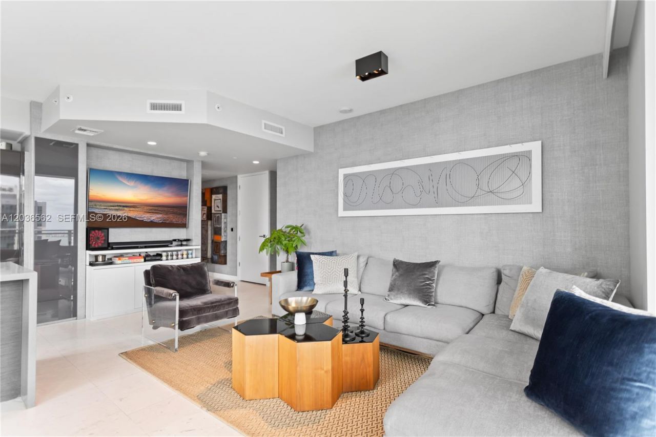 1080 Brickell Ave , Unit 3300, Miami, FL 33131 Photo