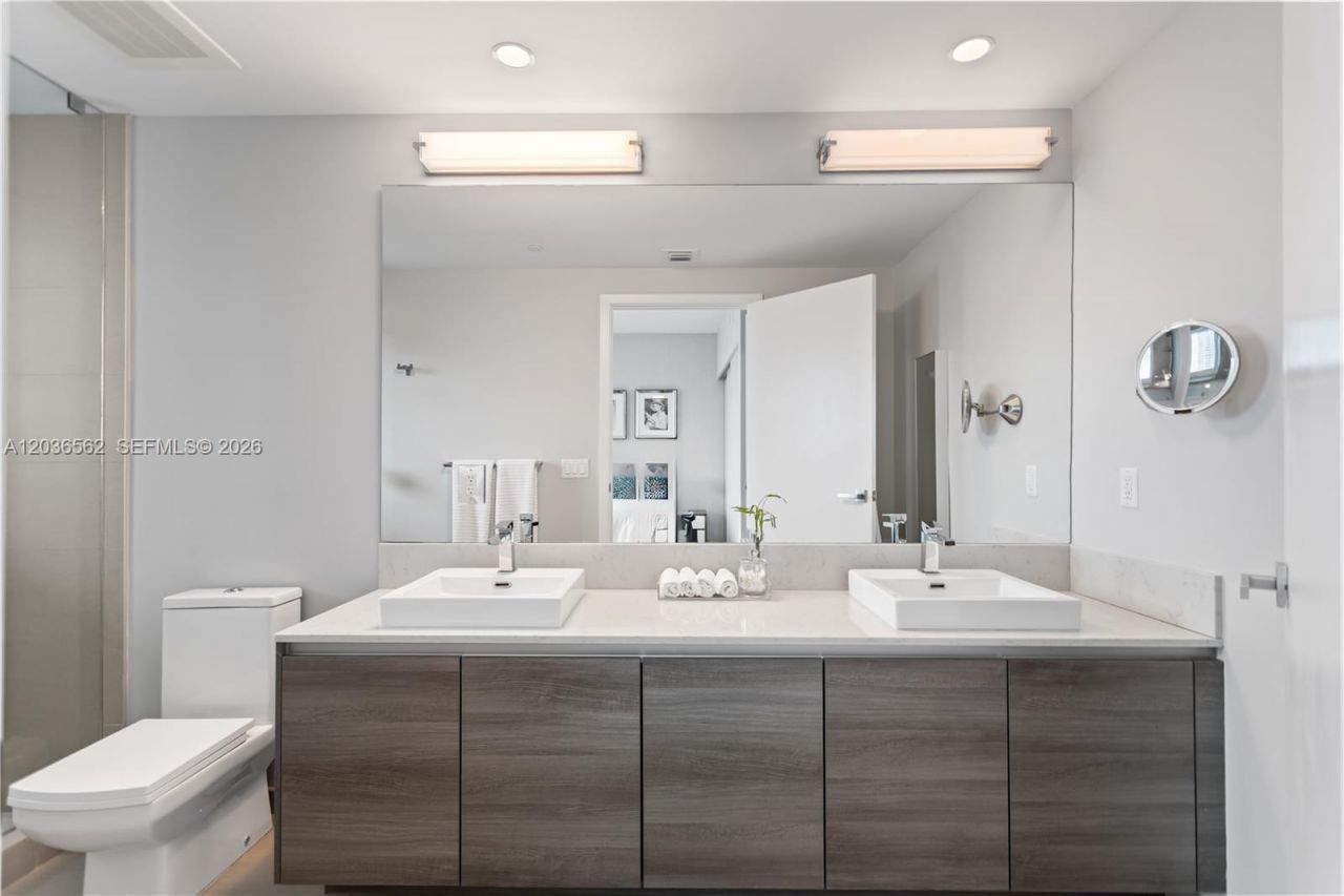 1080 Brickell Ave , Unit 3300, Miami, FL 33131 Photo