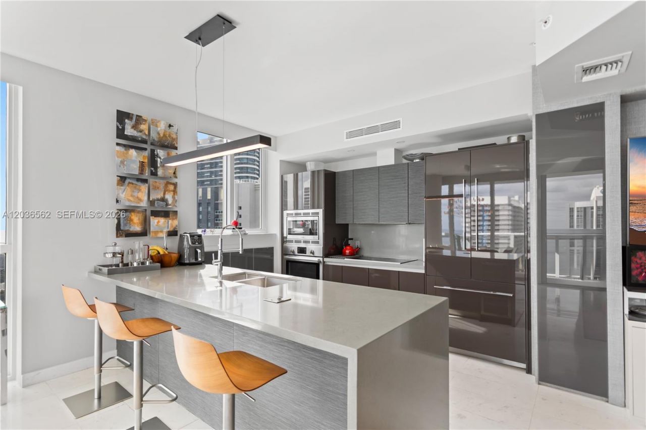 1080 Brickell Ave , Unit 3300, Miami, FL 33131 Photo