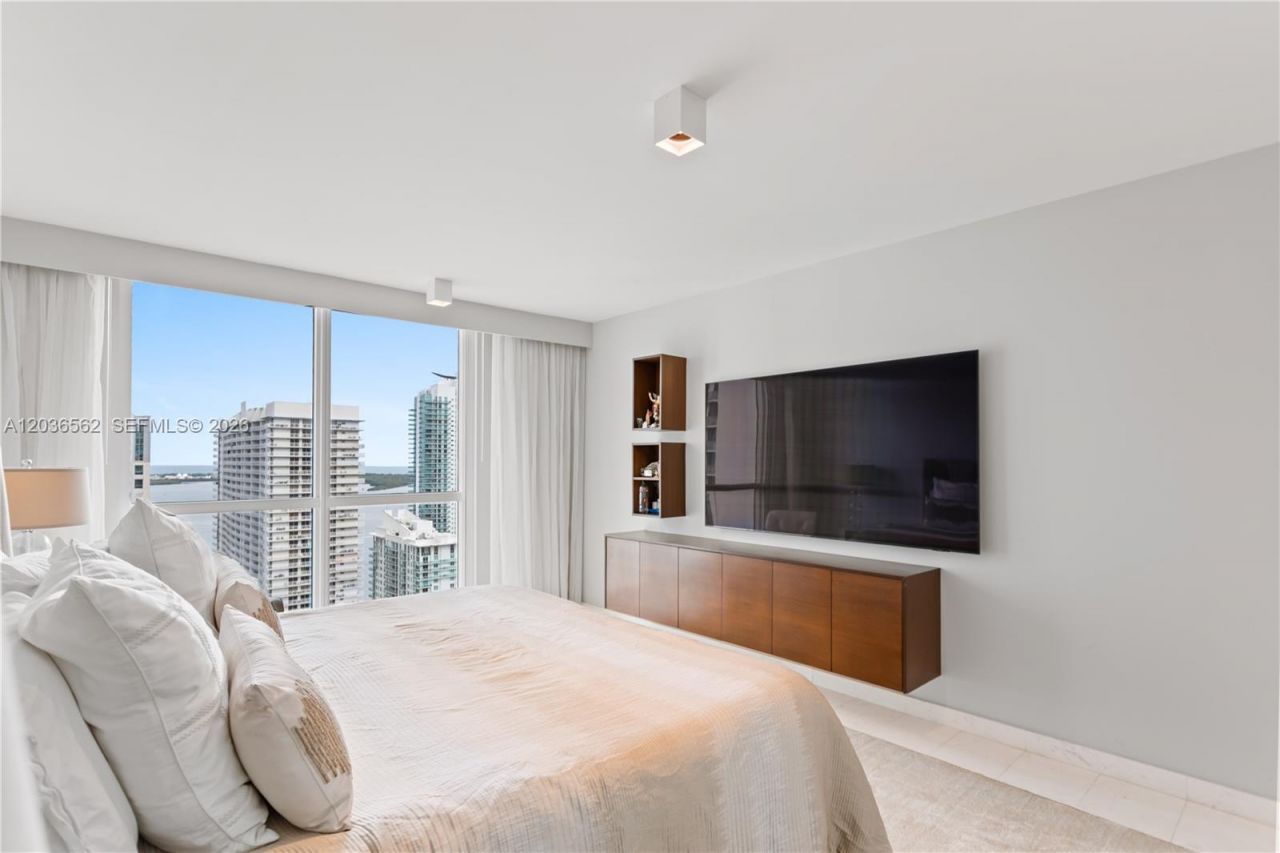 1080 Brickell Ave , Unit 3300, Miami, FL 33131 Photo
