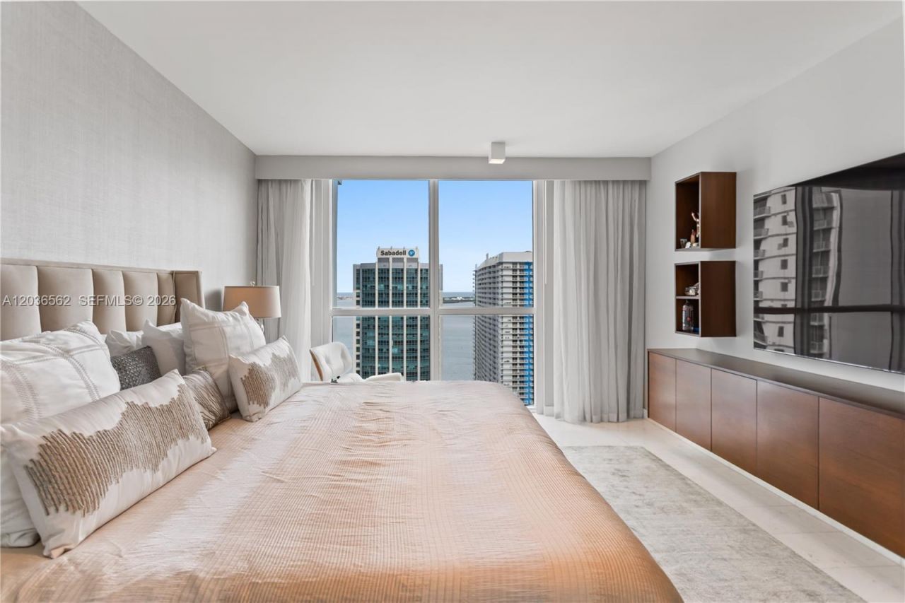 1080 Brickell Ave , Unit 3300, Miami, FL 33131 Photo