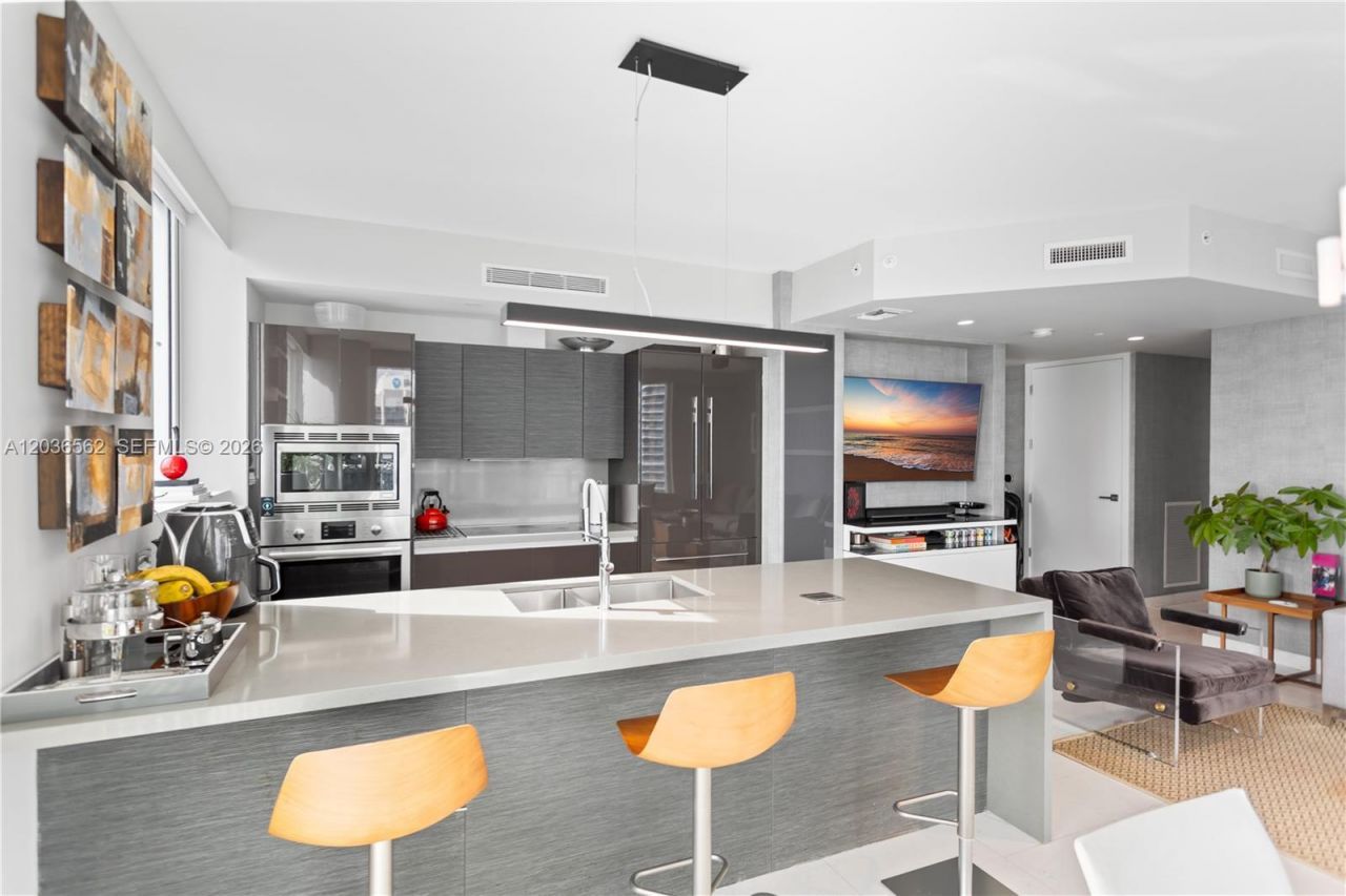 1080 Brickell Ave , Unit 3300, Miami, FL 33131 Photo