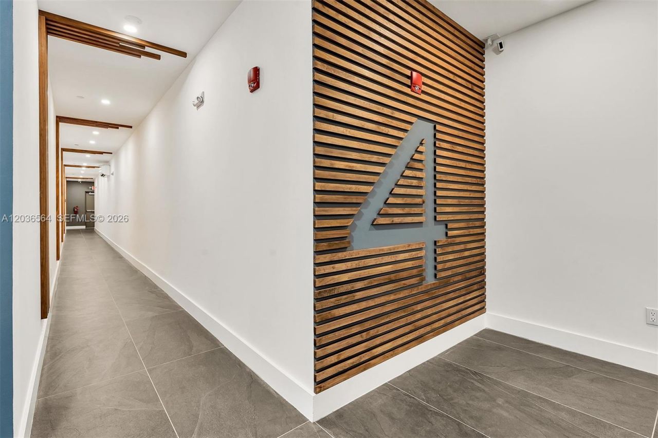 2100 Miami Rd, Unit 401, Fort Lauderdale, FL 33316 Photo