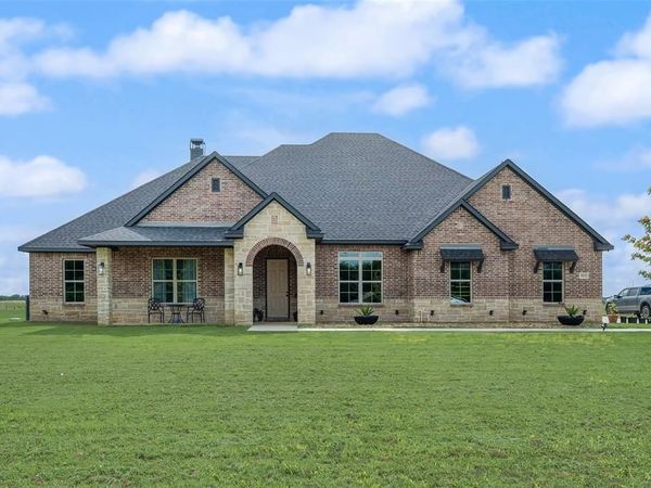 1821 E Campus Road , Palmer, TX 75152