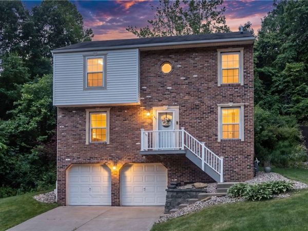 121 Shelbourne Drive, Coraopolis, PA 15108
