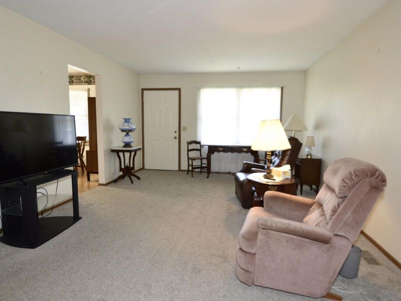 4936 E Brannan Drive, Springfield, OH 45502 Photo 6