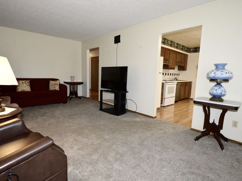 4936 E Brannan Drive, Springfield, OH 45502 Photo 8