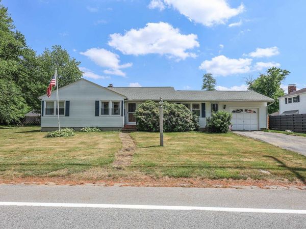 68 Robinson Road, Nashua, NH 03060