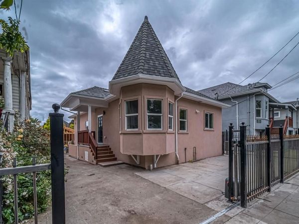 3035 Logan St, Oakland, CA 94601
