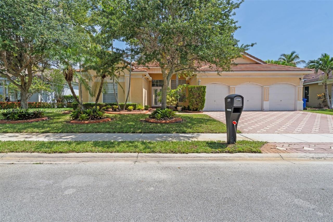 15957 SW 16th St, Unit N/A, Pembroke Pines, FL 33027 Photo