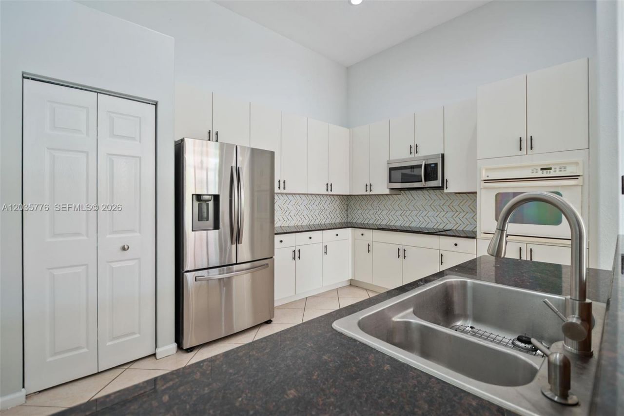 15957 SW 16th St, Unit N/A, Pembroke Pines, FL 33027 Photo