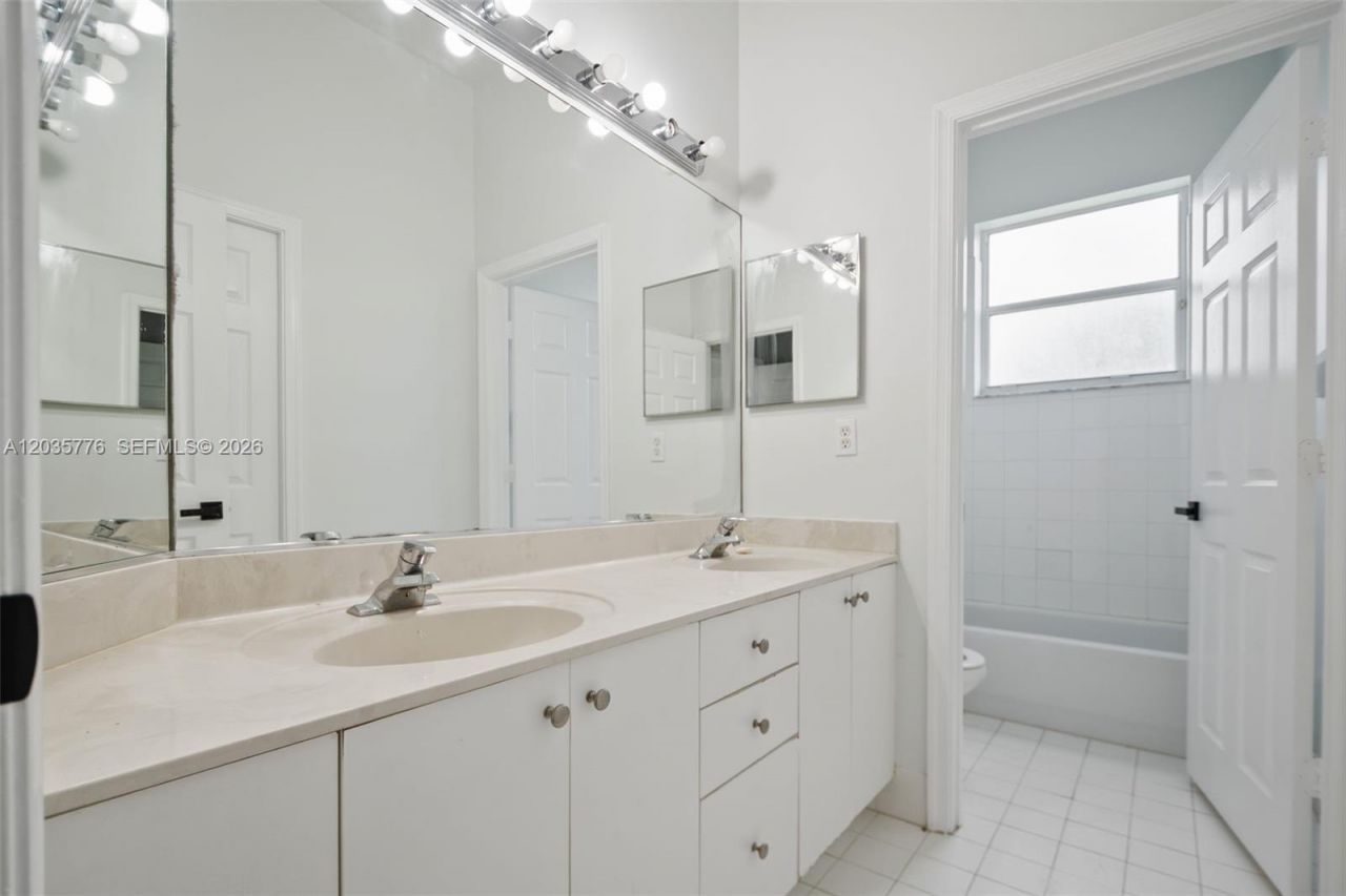 15957 SW 16th St, Unit N/A, Pembroke Pines, FL 33027 Photo