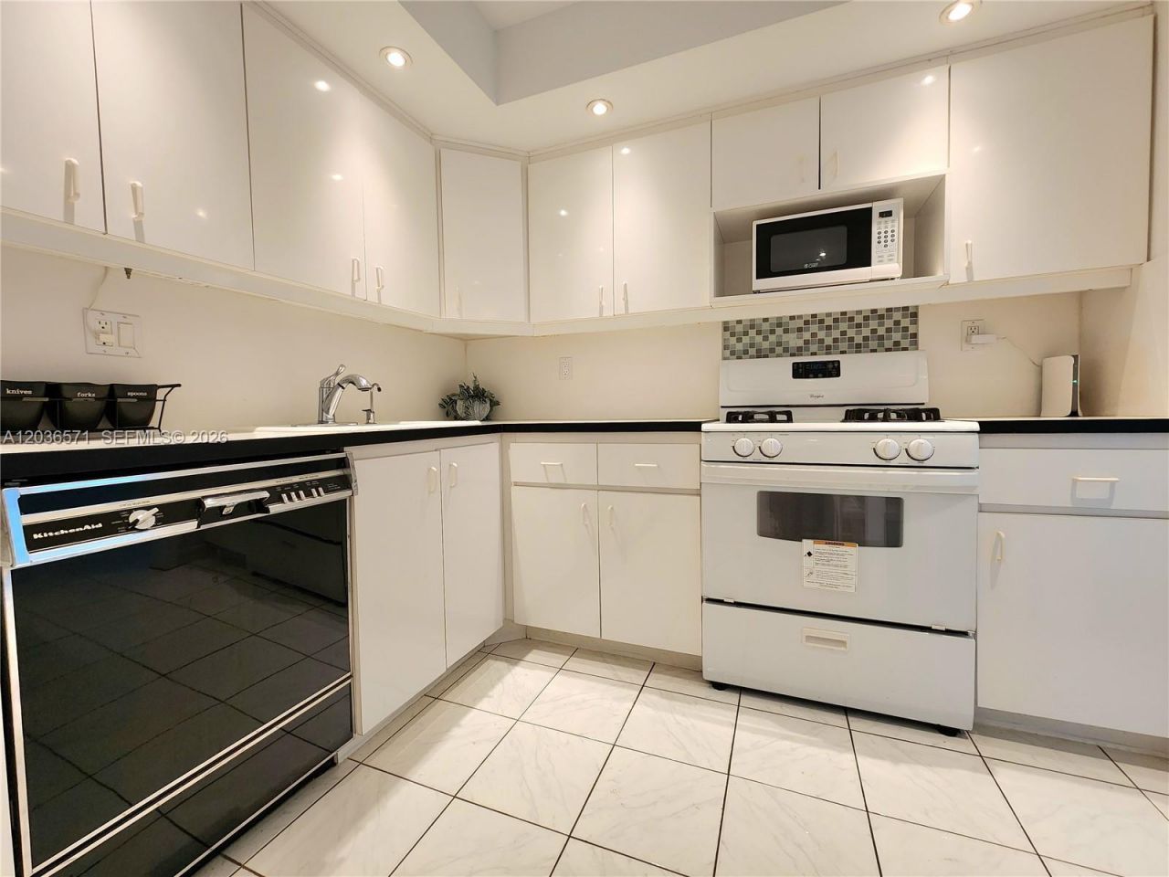 2030 S Ocean Dr, Unit 401, Hallandale Beach, FL 33009 Photo